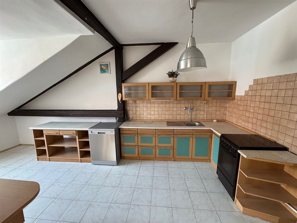 Pronájem bytu 3+1 98 m², Cheb