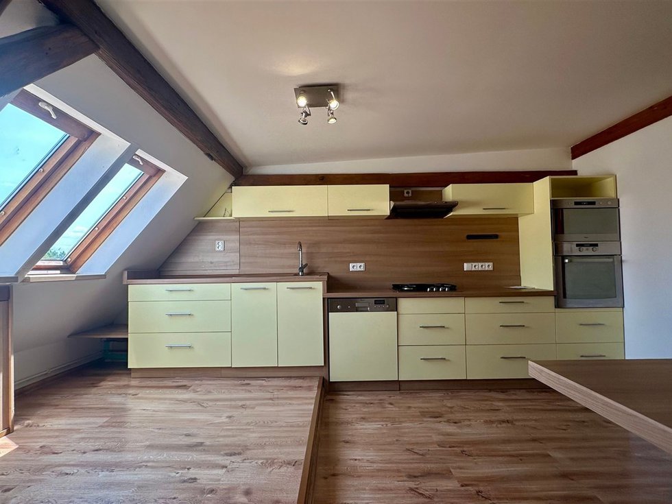 Prodej bytu 3+1 141 m², Cheb