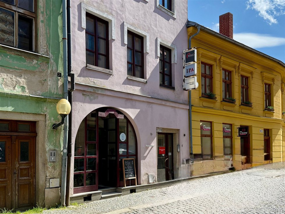 Pronájem obchodního prostoru v Jihlavě (POHLED Z H