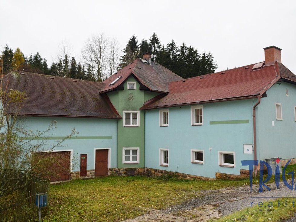 Prodej rodinného domu 420 m², Borovnička