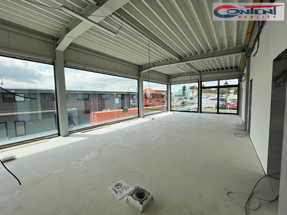 Pronájem skladu 1838 m², Střelice