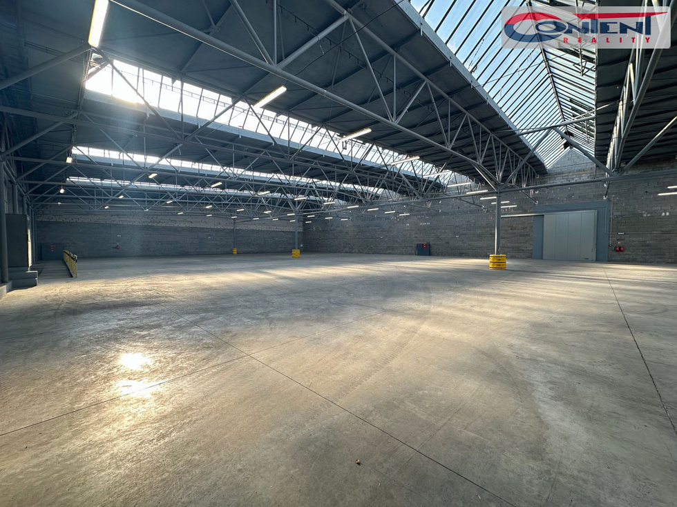 Pronájem skladu 8000 m², Žatec