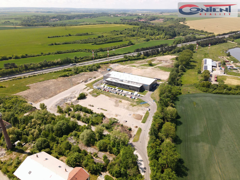 Prodej komerčního pozemku 11529 m², Mochov