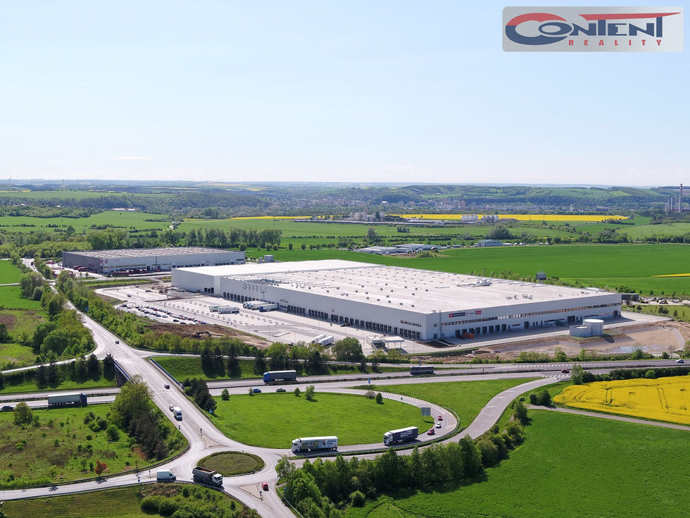Pronájem skladu 1000 m², Kozomín