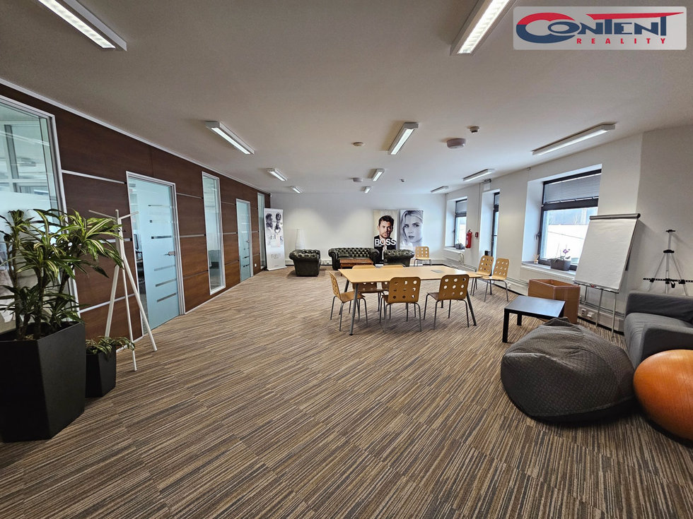 Pronájem kanceláře 300 m², Nová Paka