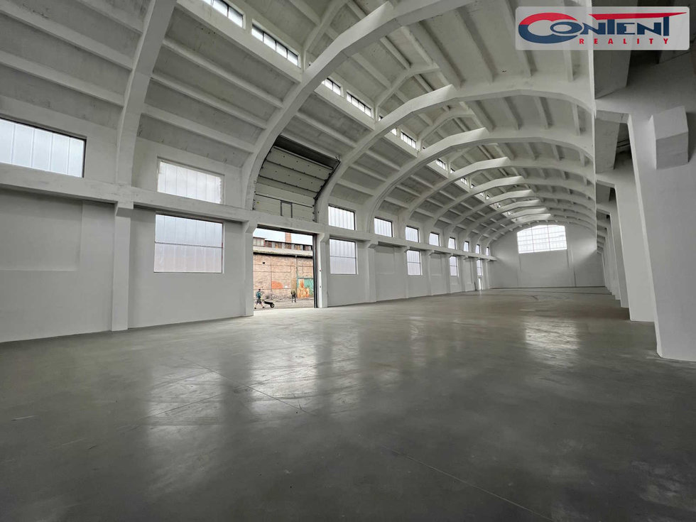 Pronájem skladu 1542 m², Kladno