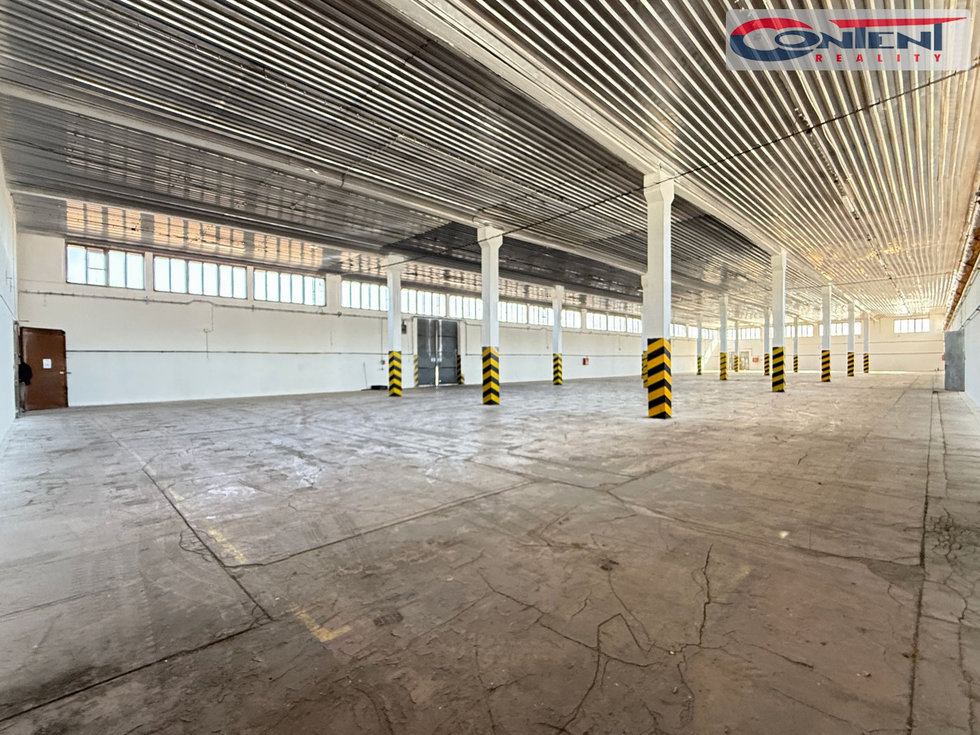 Pronájem skladu 2610 m², Kostěnice