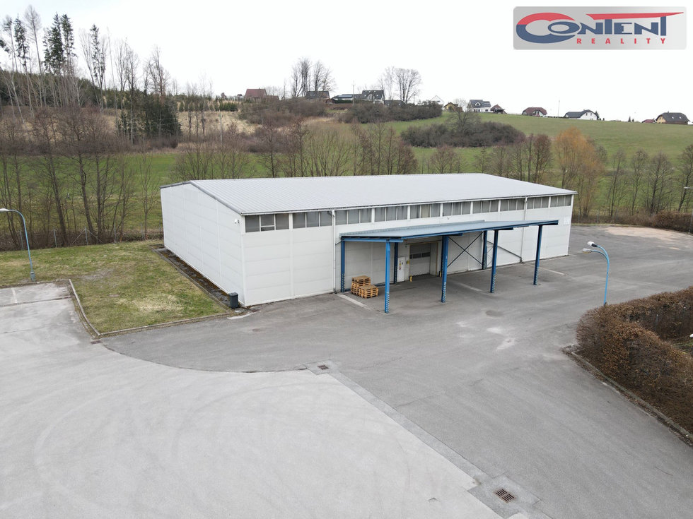 Pronájem skladu 800 m², Dolní Kalná