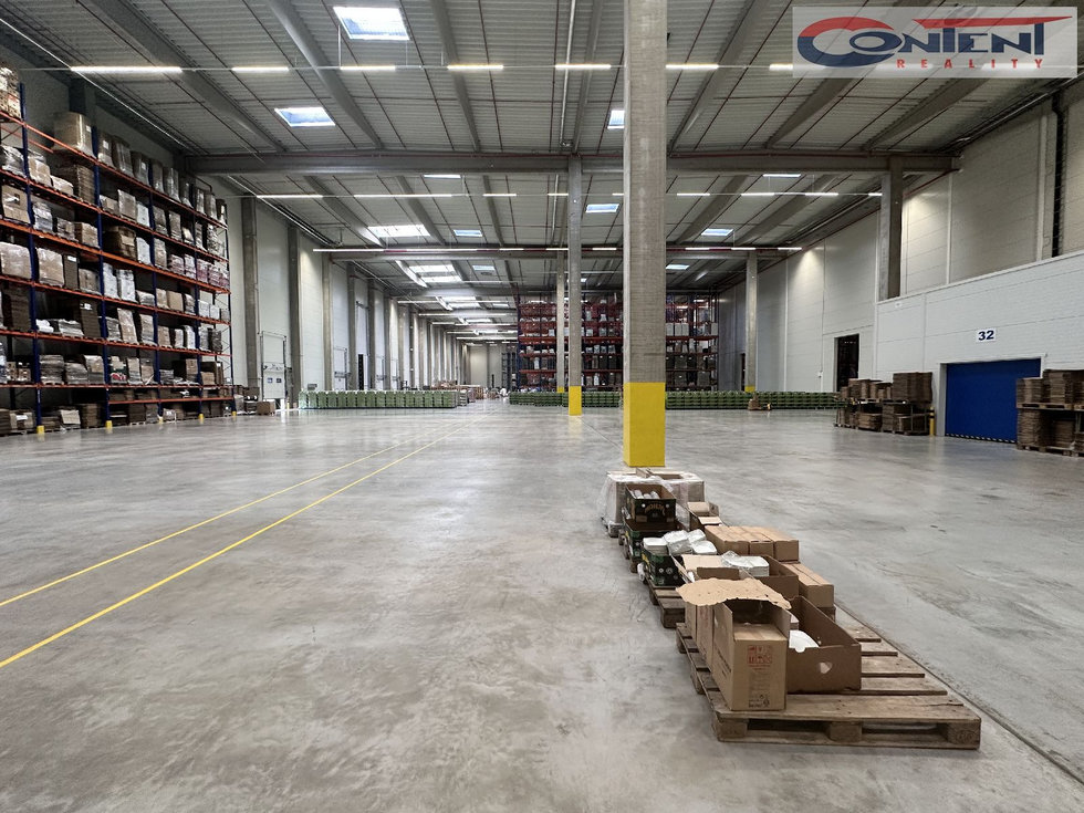 Pronájem výrobního objektu 7018 m², Hradec Králové