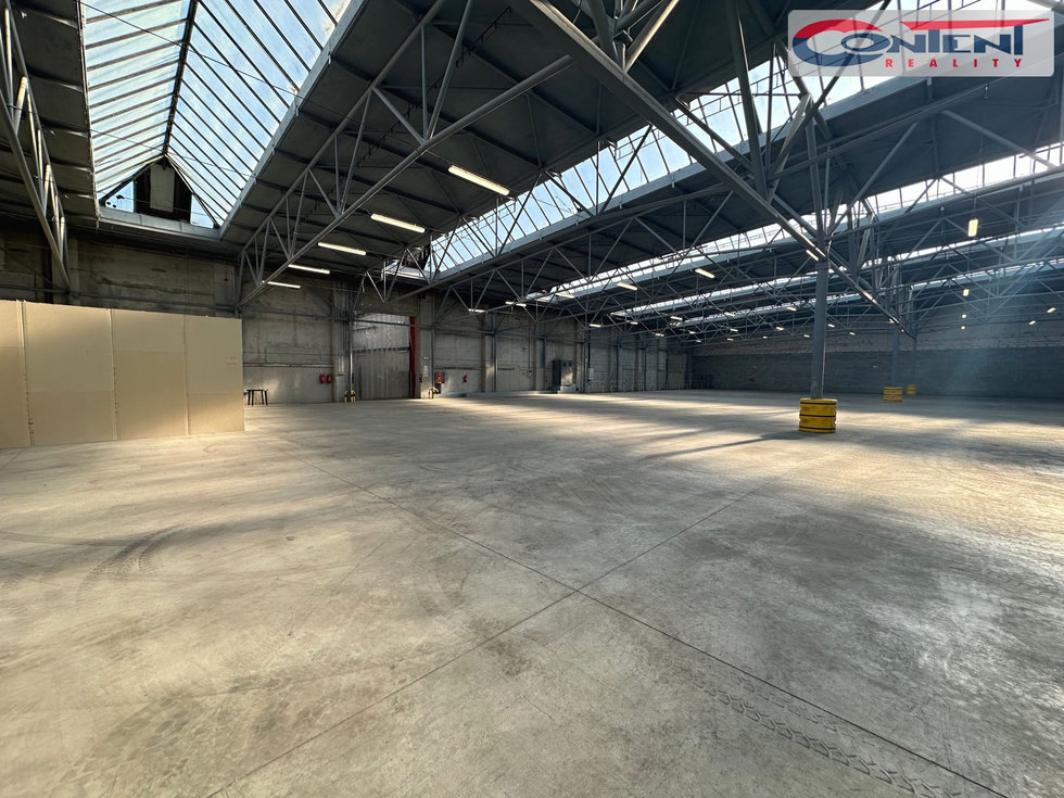 Pronájem skladu 2000 m², Žatec