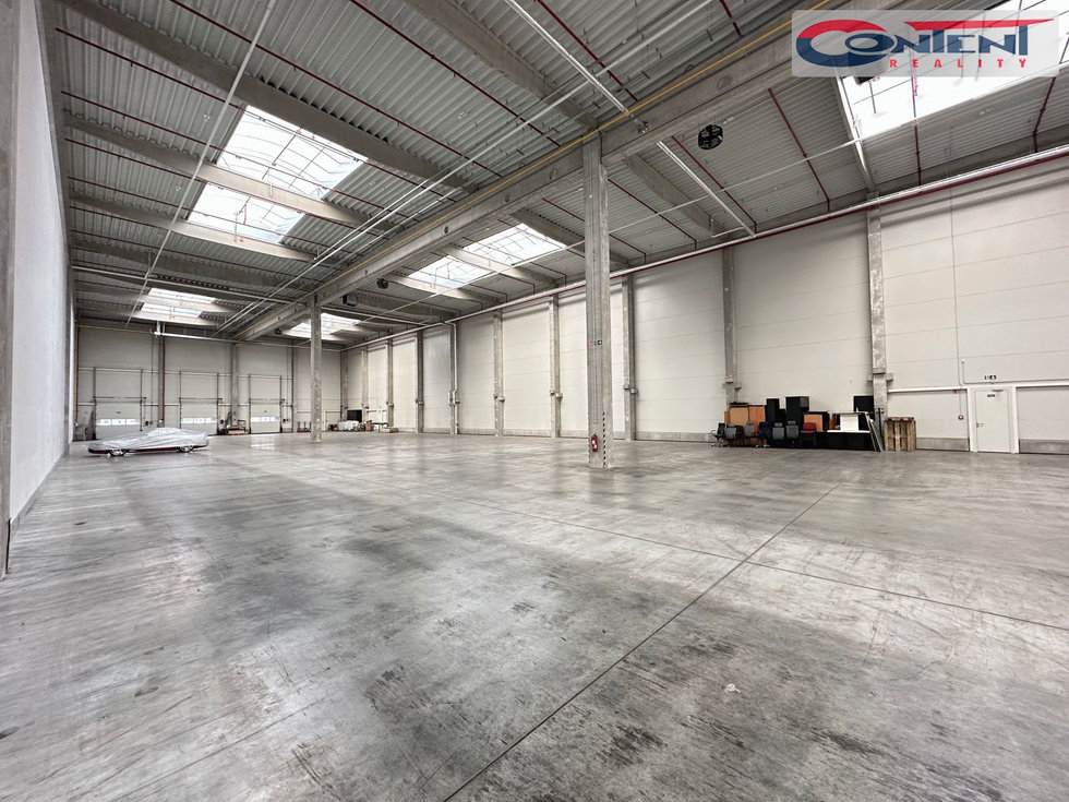 Pronájem skladu 2622 m², Zápy