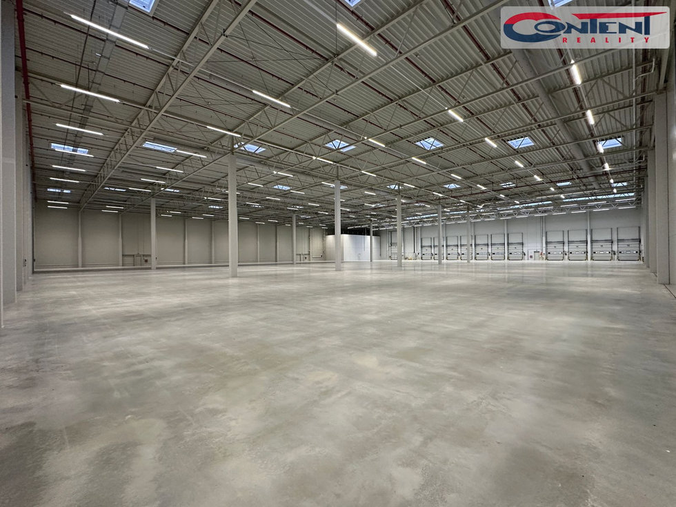 Pronájem výrobního objektu 6800 m², Ostředek