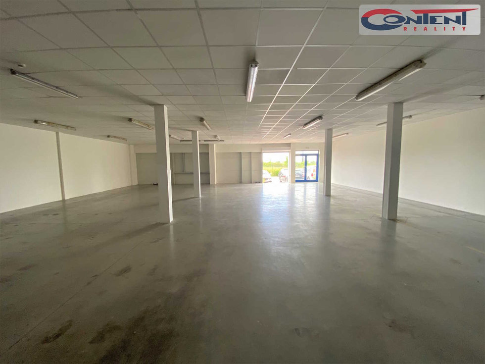 Pronájem skladu 750 m², Praha