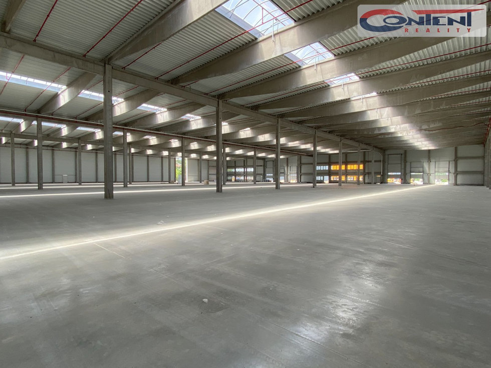 Pronájem skladu 15000 m², Valašské Meziříčí