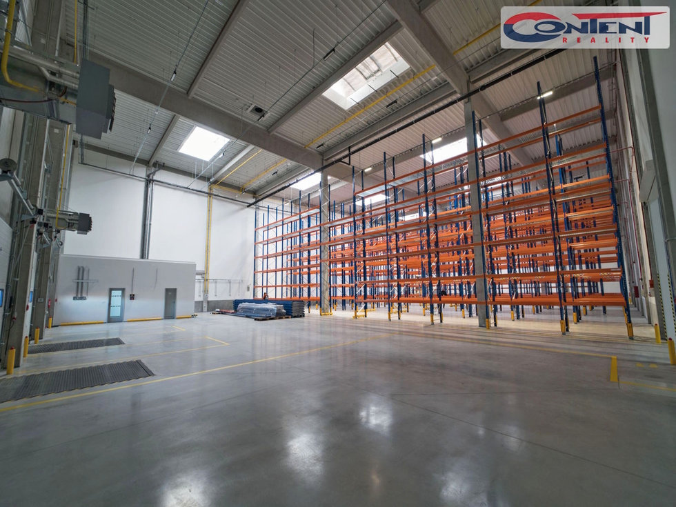 Pronájem skladu 660 m², Jičín