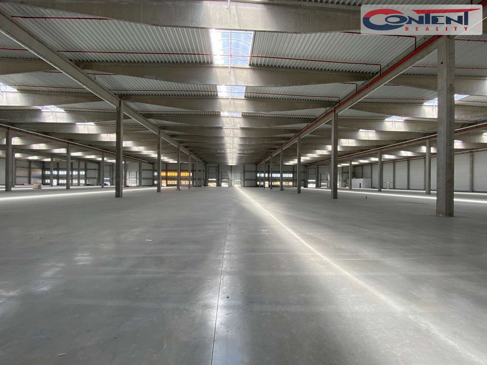 Pronájem skladu 10080 m², Hranice