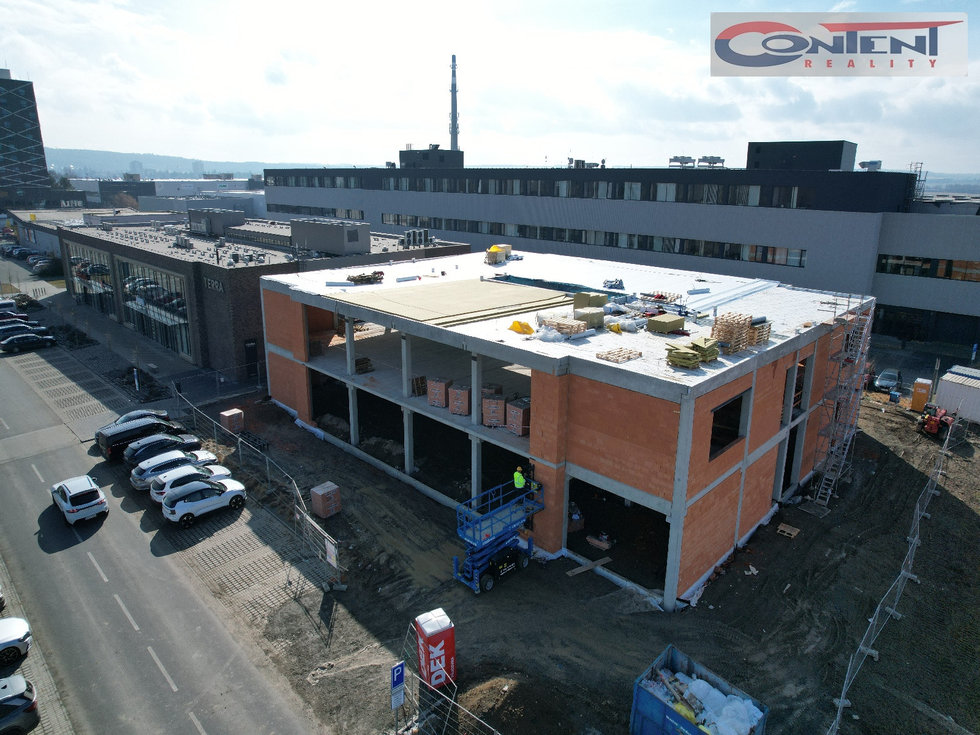 Pronájem skladu 4000 m², Říčany