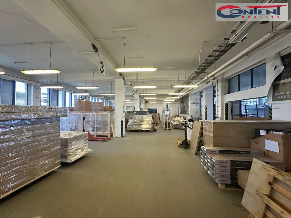 Pronájem skladu 1070 m², Praha