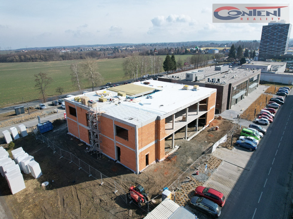 Pronájem skladu 1000 m², Říčany
