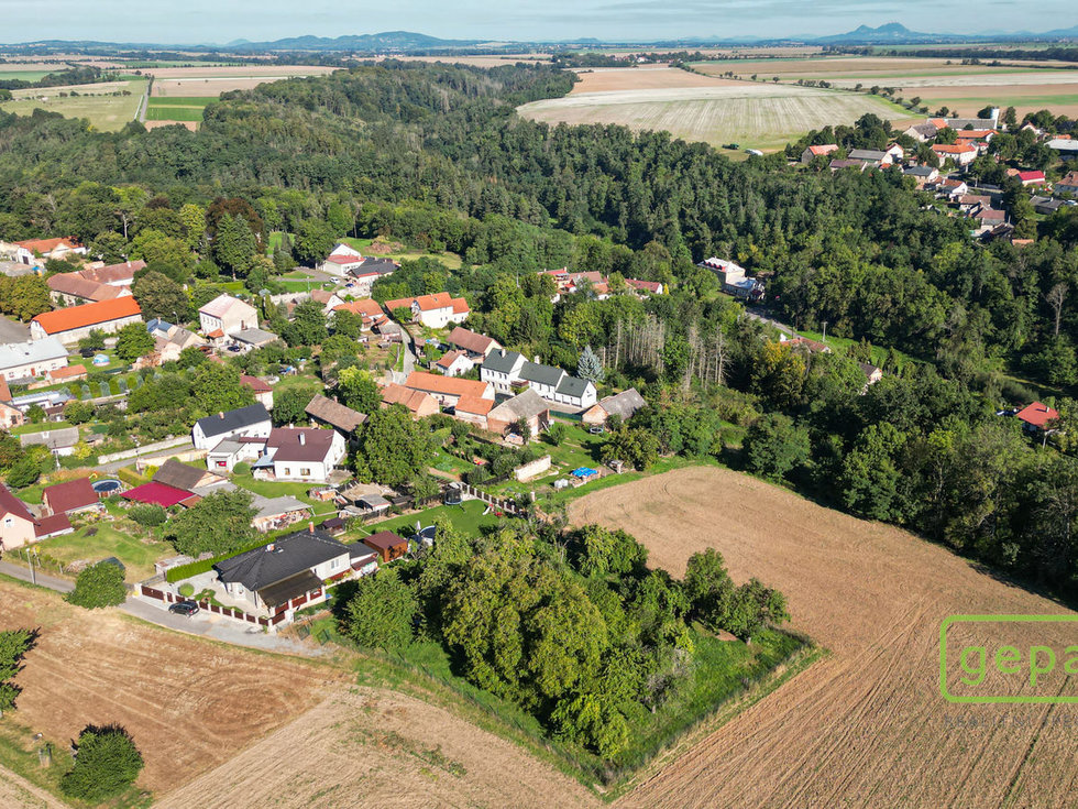 Prodej stavební parcely 1120 m², Velké Všelisy