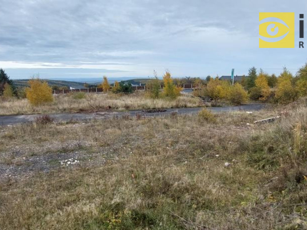 Pronájem komerčního pozemku 5188 m², Dubí