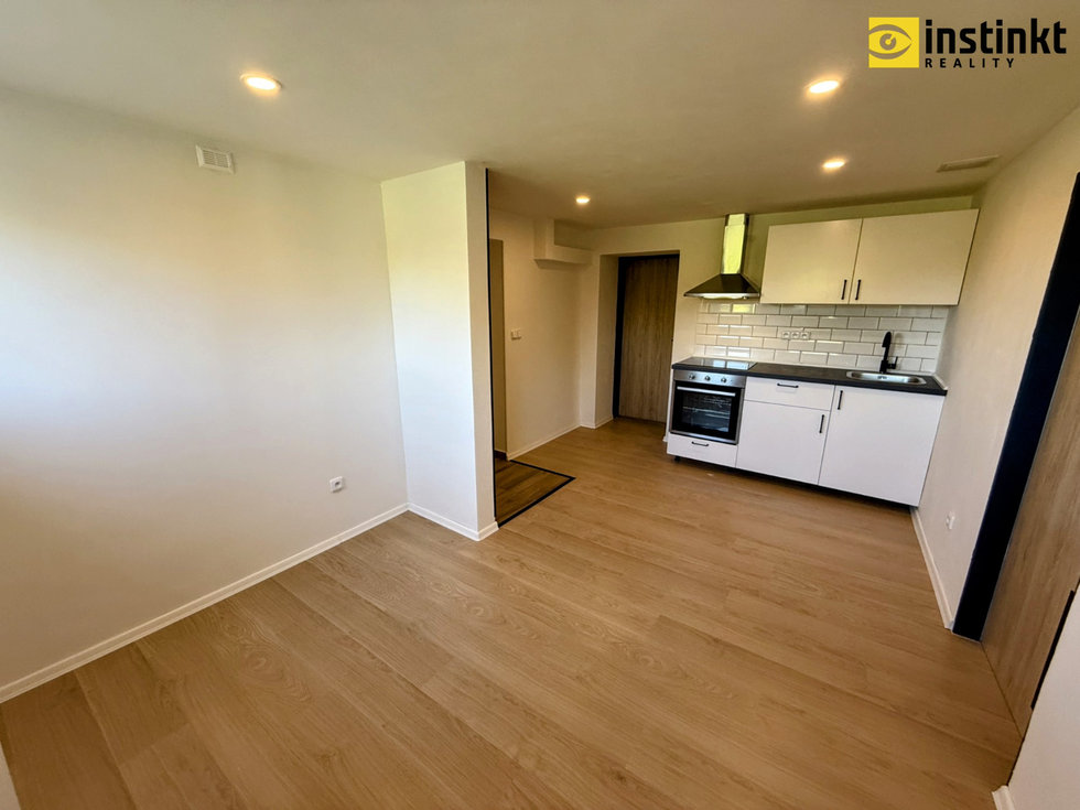 Pronájem bytu 2+kk 30 m², Dlažov