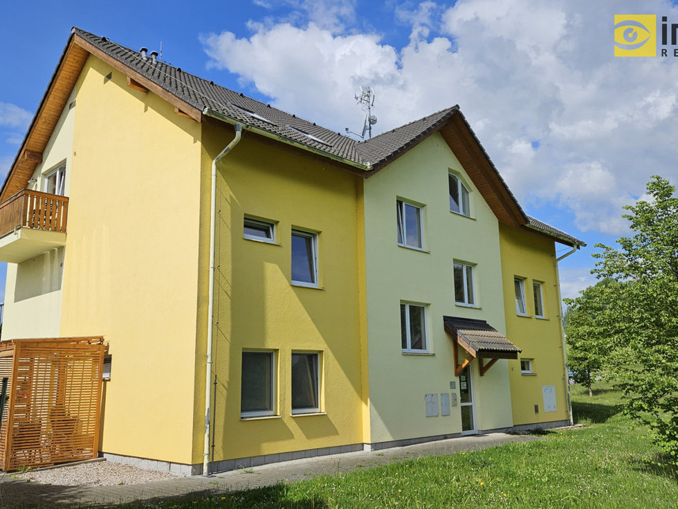 Pronájem bytu 2+kk 50 m², Tlučná