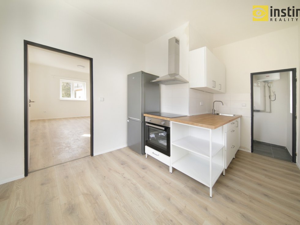 Pronájem bytu 1+1 37 m², Strážov