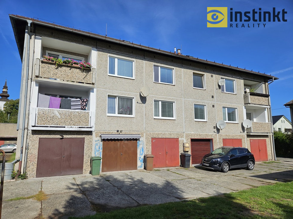 Prodej bytu 2+1 63 m², Kolinec