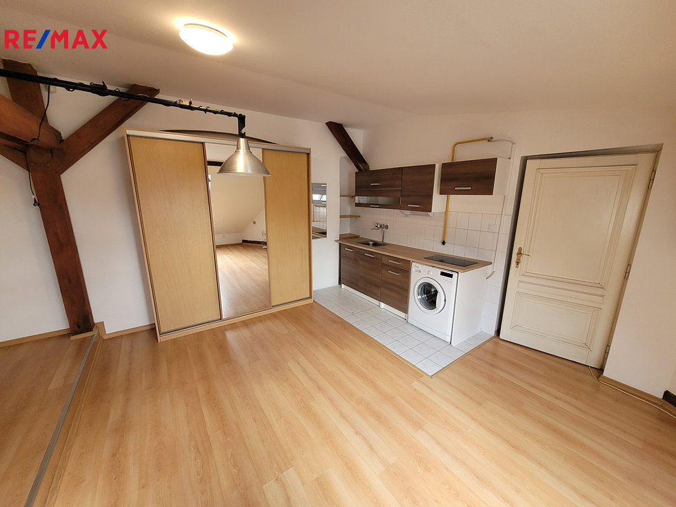 Pronájem bytu 1+kk, garsoniery 44 m², Praha