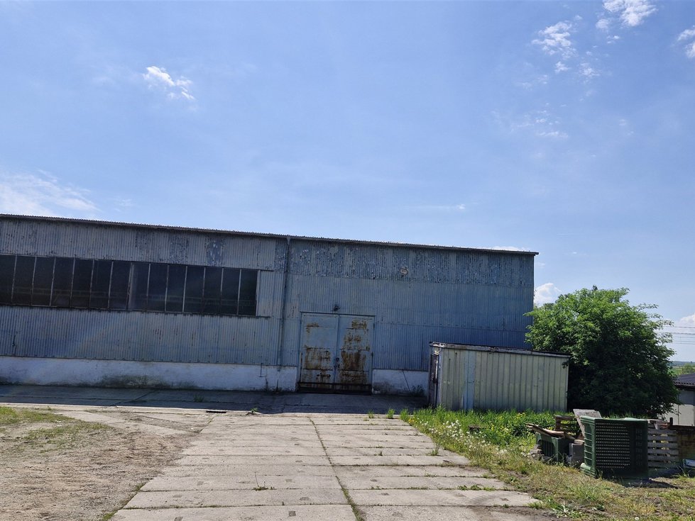 Pronájem skladu 500 m², Křešice
