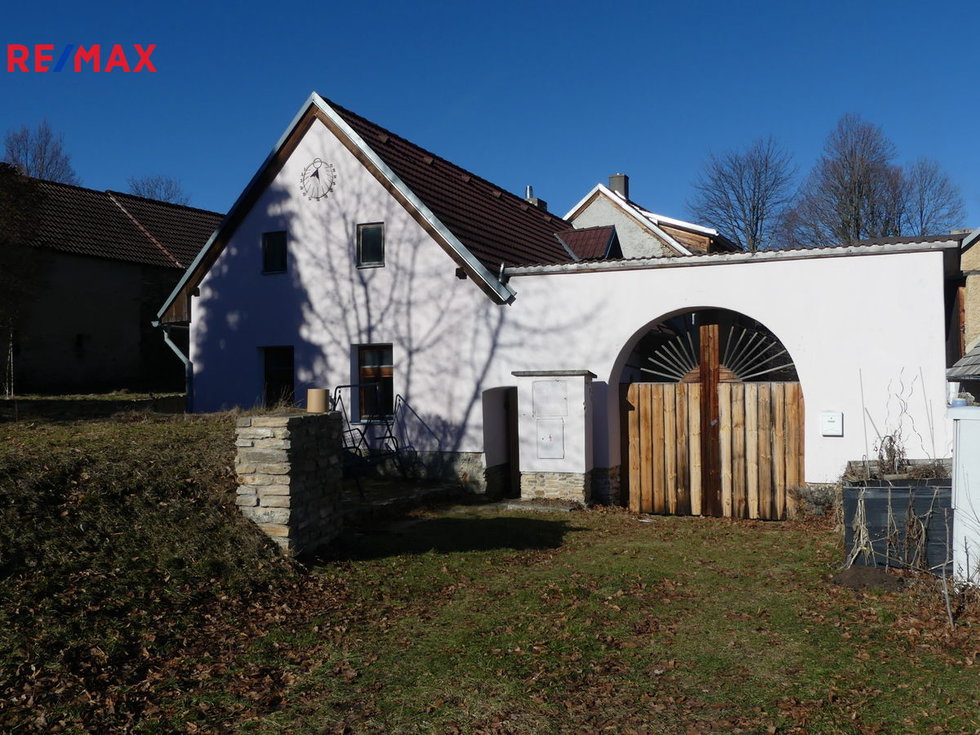 Prodej rodinného domu 206 m², Mičovice