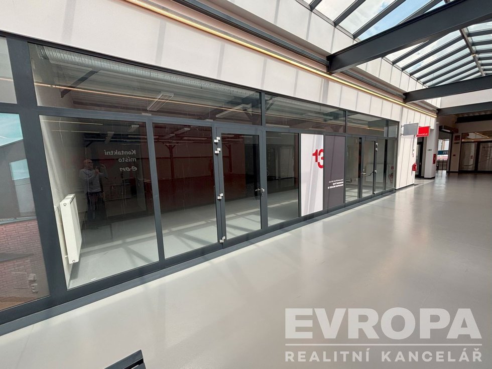 Pronájem obchodu 209 m², Zlín