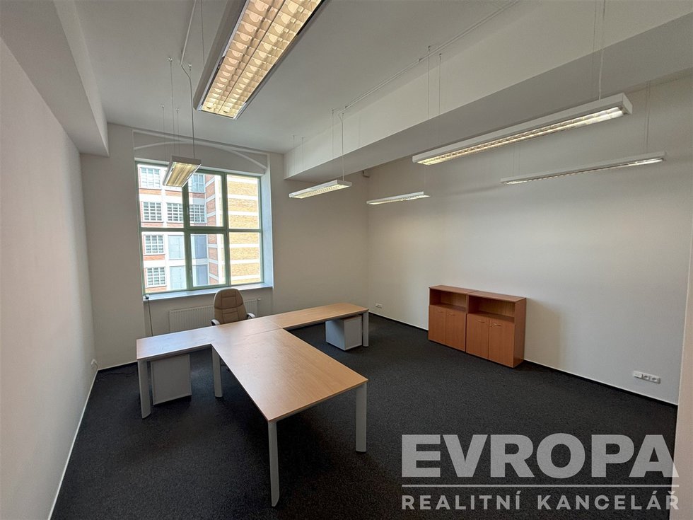 Pronájem kanceláře 38 m², Zlín