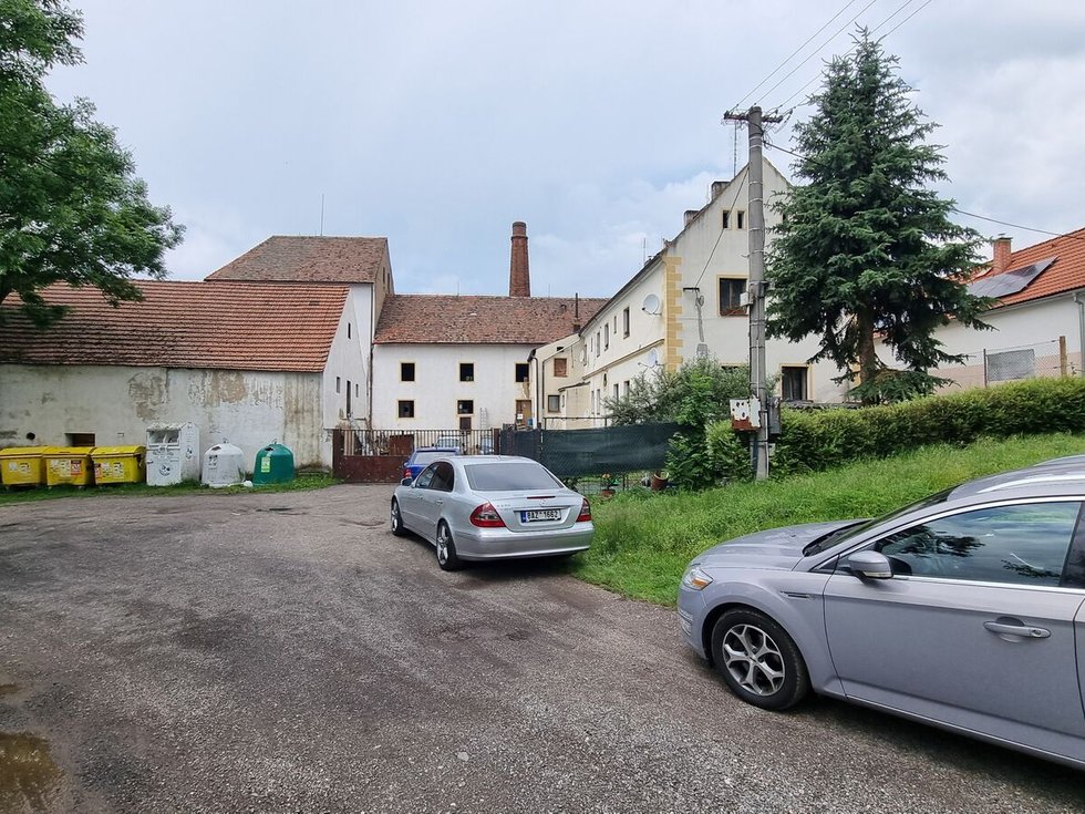 Prodej Ostatních komerčních prostor 6674 m², Královice