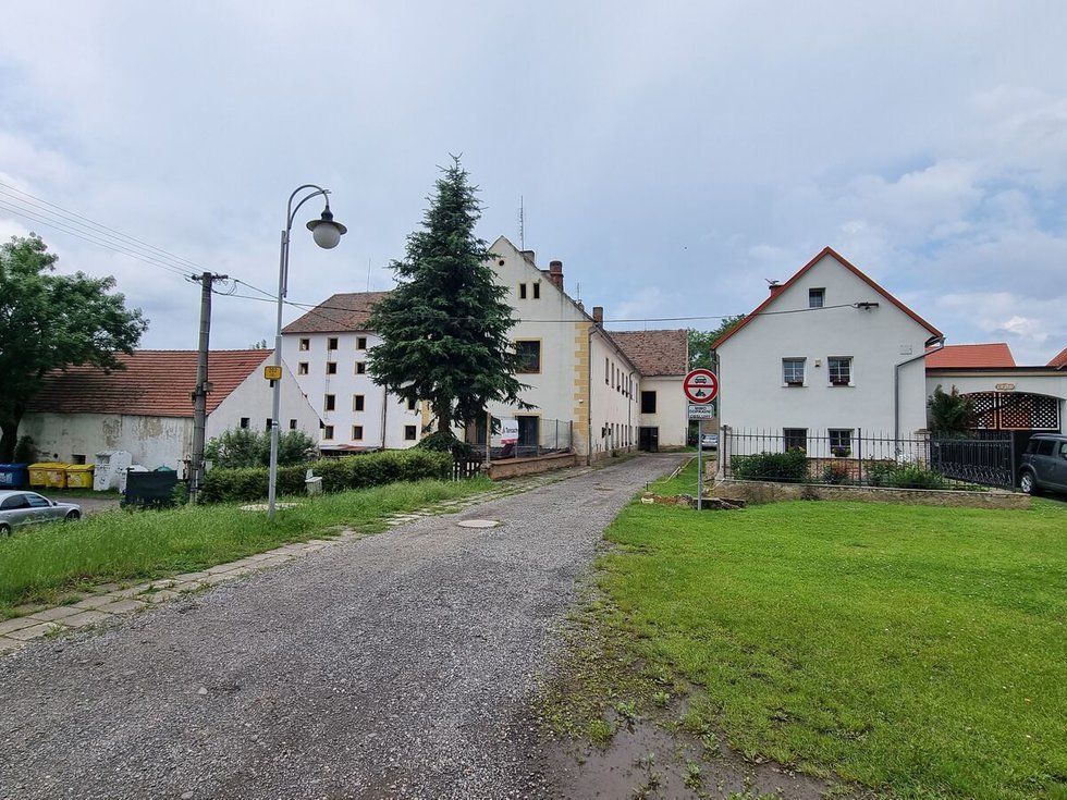 Prodej Ostatních komerčních prostor 7083 m², Královice