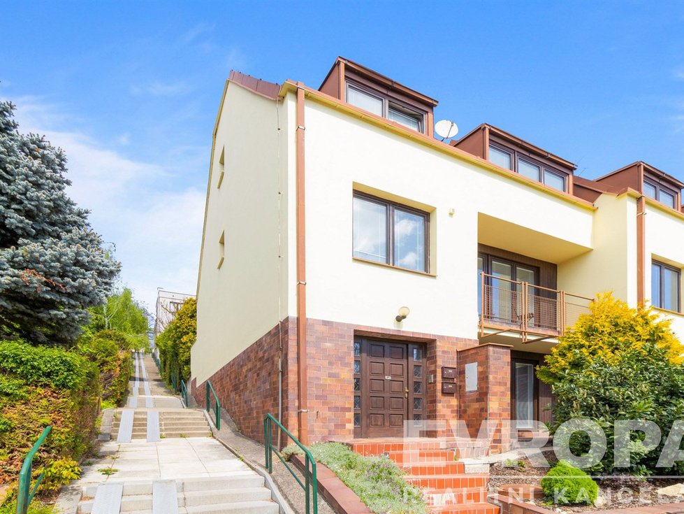 Prodej rodinného domu 235 m², Praha