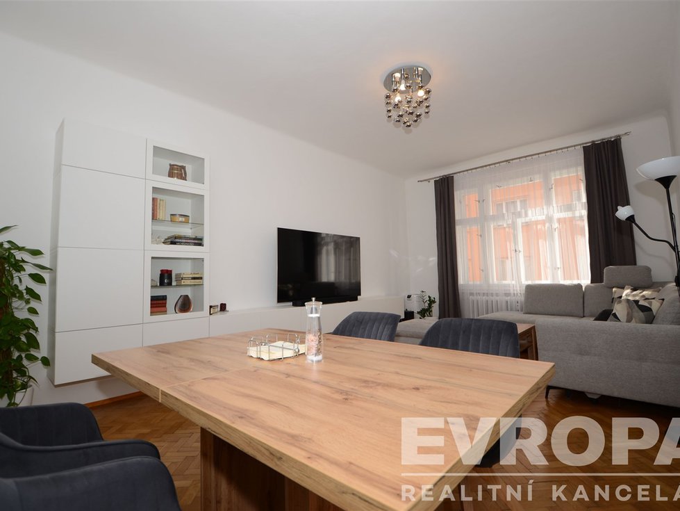 Pronájem bytu 4+1 118 m², Praha