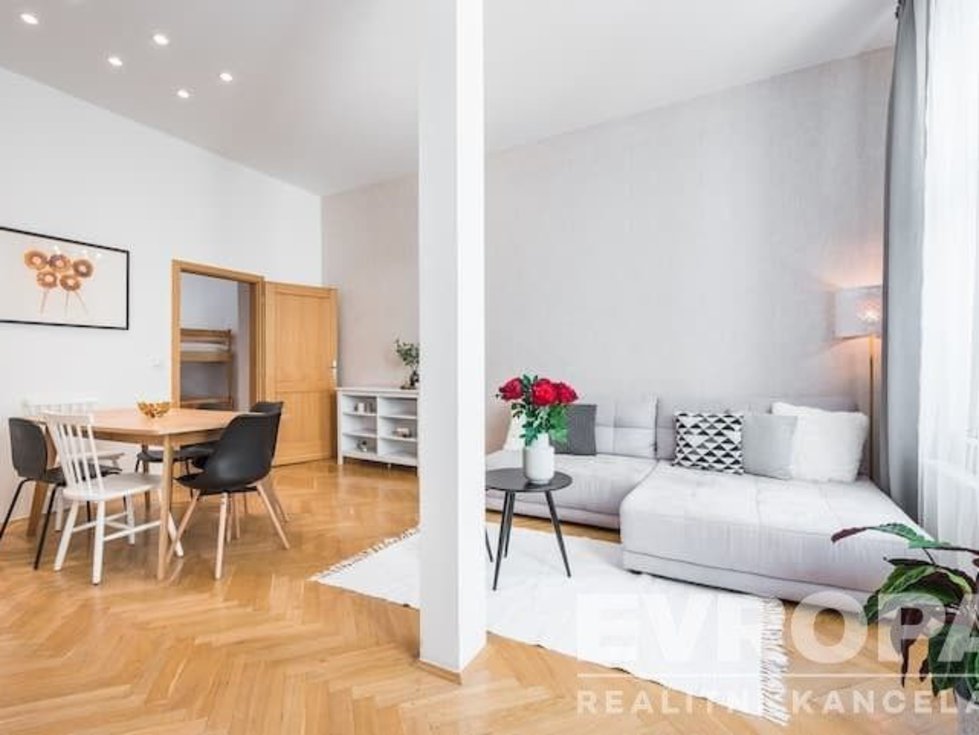 Pronájem bytu 2+kk 60 m², Praha