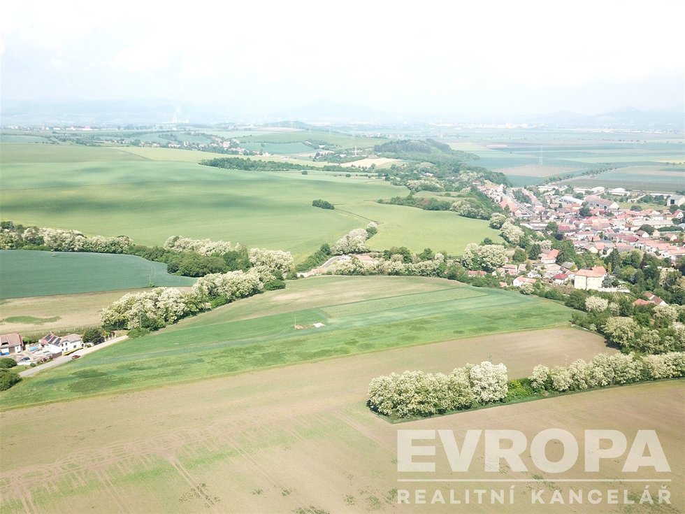 Prodej stavební parcely 30111 m², Brozany nad Ohří