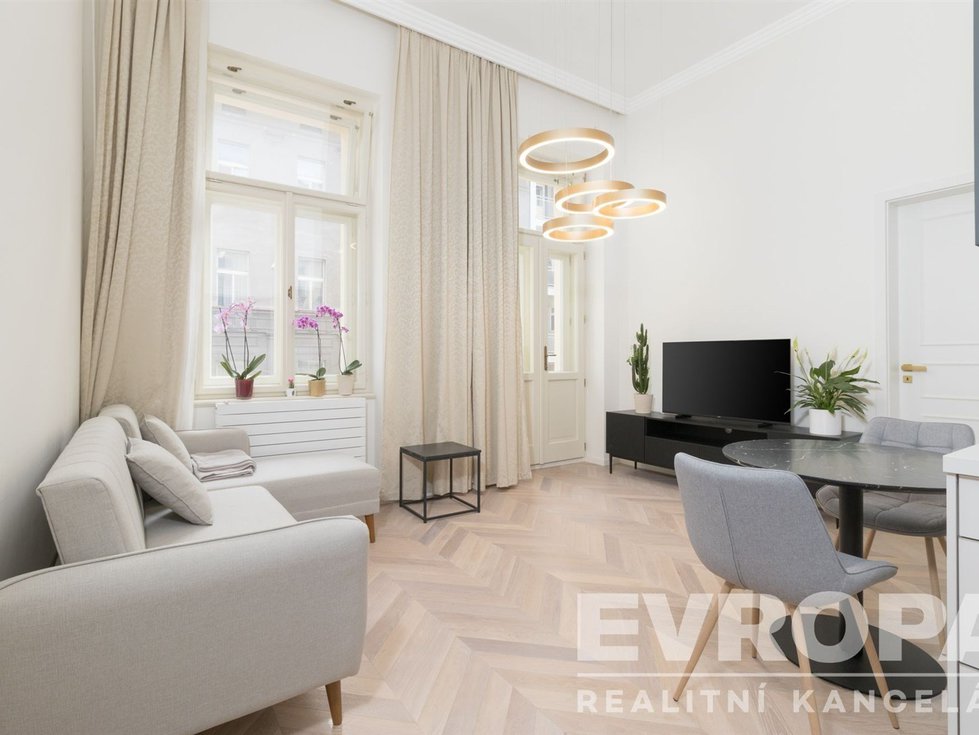 Pronájem bytu 2+kk 40 m², Praha