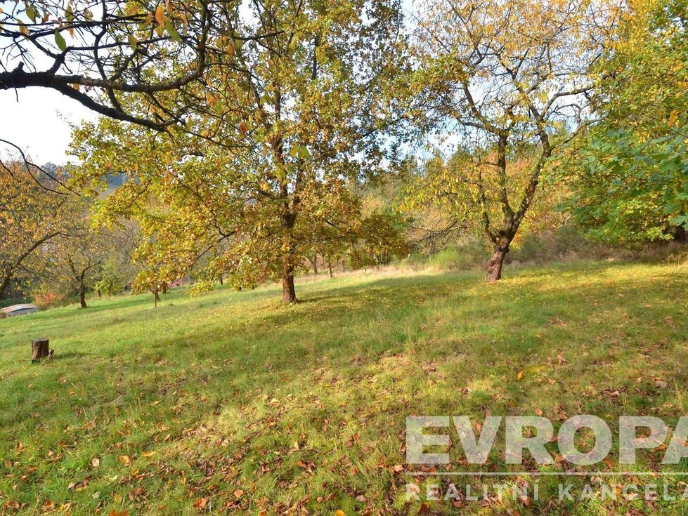 Prodej stavební parcely 2320 m², Pečice