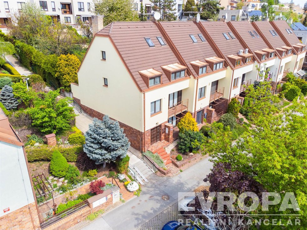 Prodej rodinného domu 235 m², Praha
