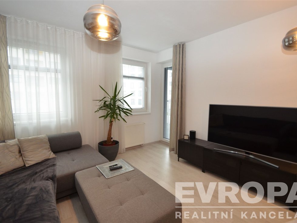 Pronájem bytu 2+kk 50 m², Praha