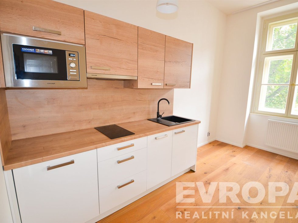 Pronájem bytu 1+kk, garsoniery 33 m², Praha