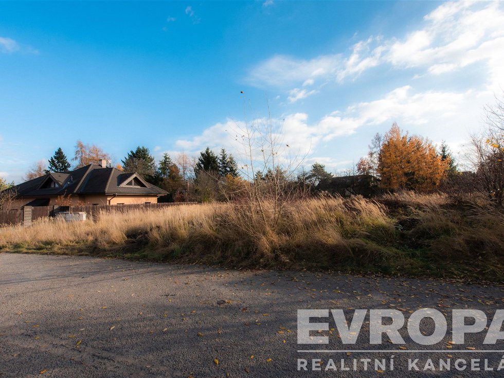 Prodej stavební parcely 593 m², Květnice