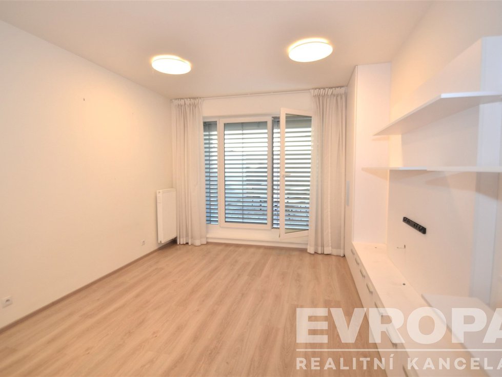 Pronájem bytu 1+kk, garsoniery 30 m², Praha