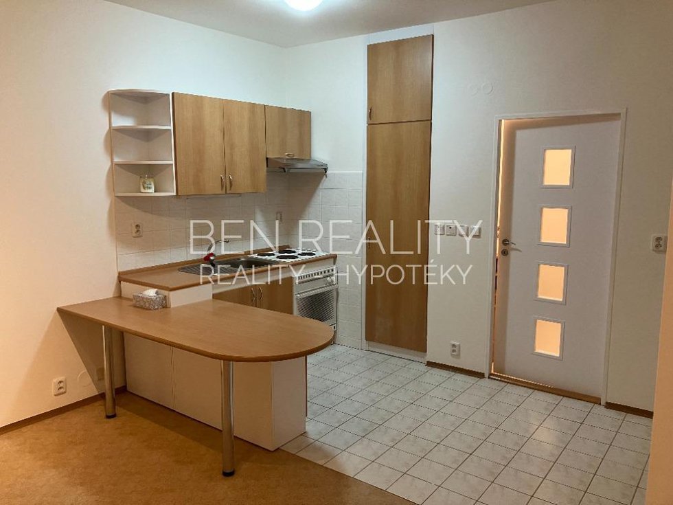 Pronájem bytu 1+1 36 m², Zlín
