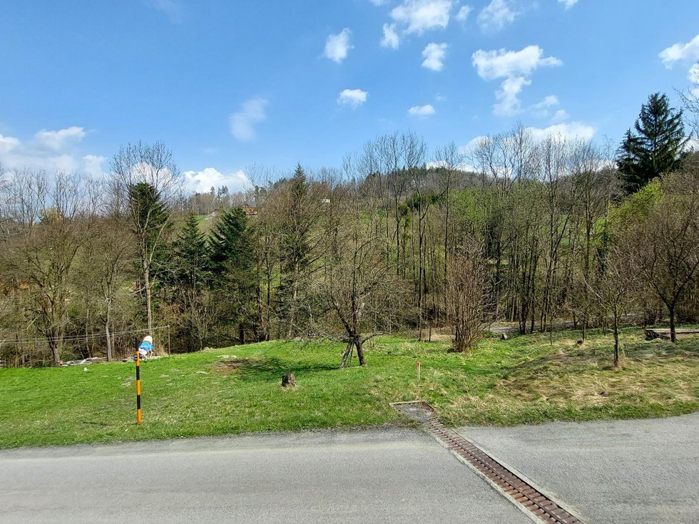 Prodej stavební parcely 830 m², Zašová