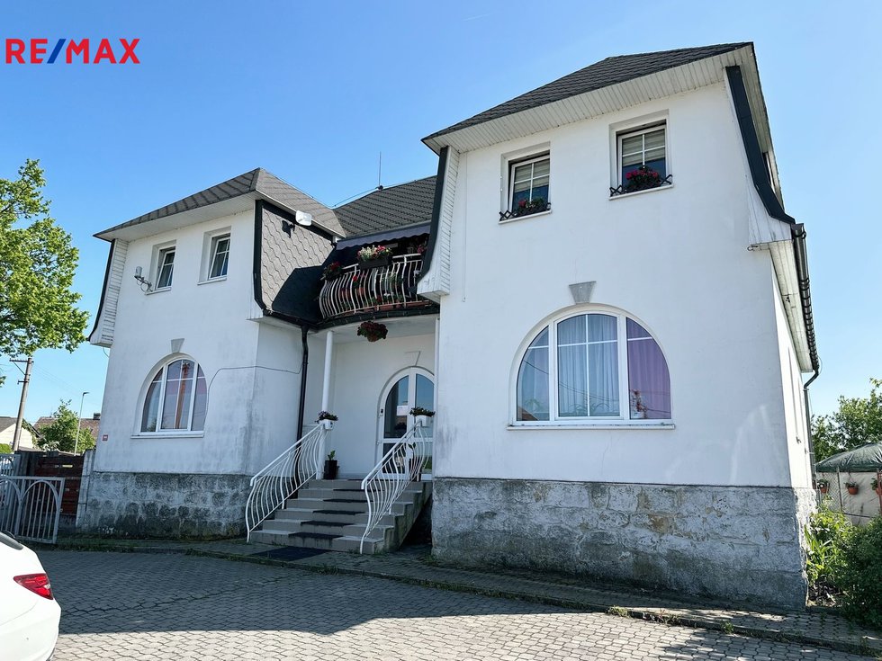 Pronájem bytu 1+1 50 m², Bor
